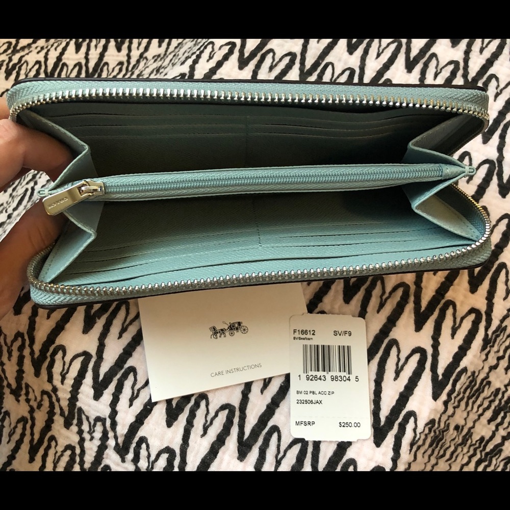 Coach Wallet - Picture 3 of 3